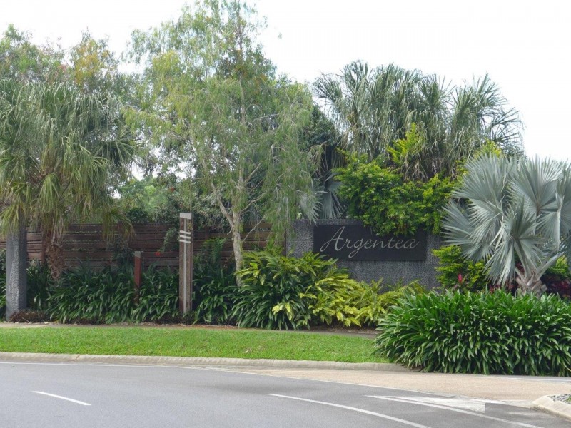 25 Aurelia Road, Palm Cove QLD 4879