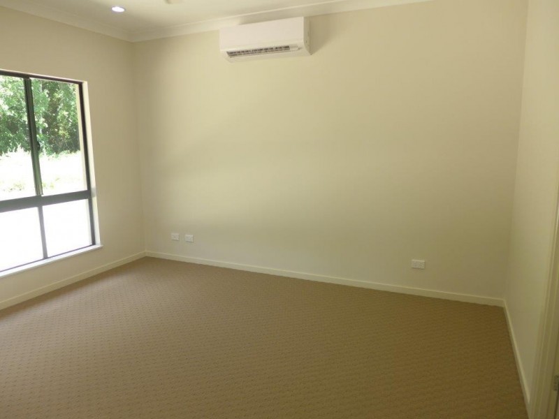 25 Aurelia Road, Palm Cove QLD 4879