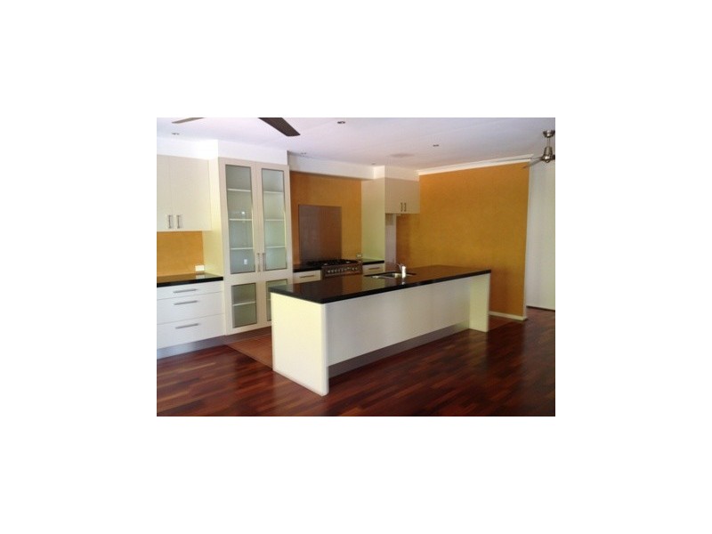 7 Bayu Close, Redlynch QLD 4870