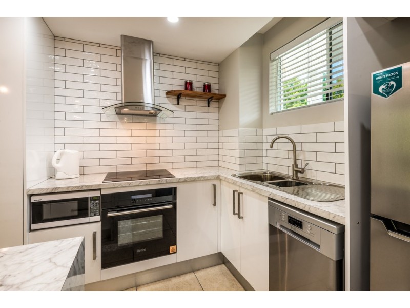 224 Coral Coast Drive, Palm Cove QLD 4879