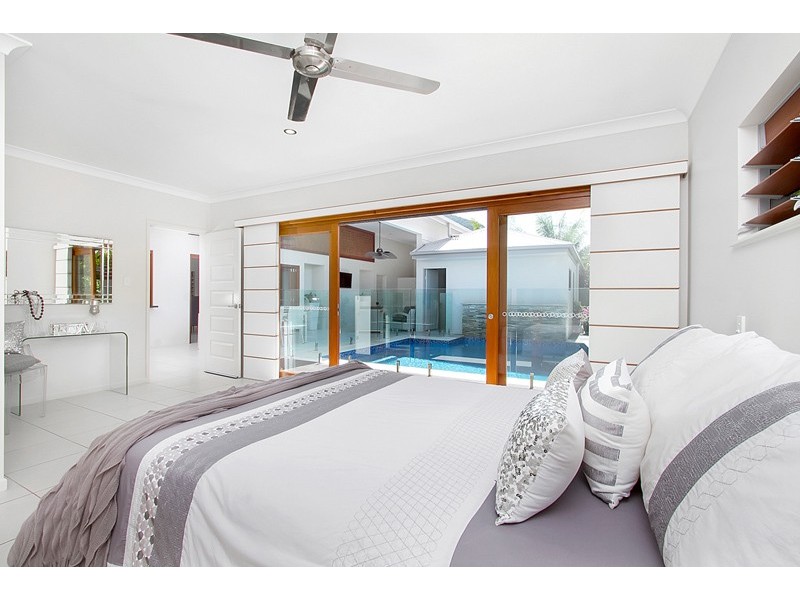 Palm Cove QLD 4879