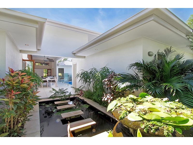Palm Cove QLD 4879