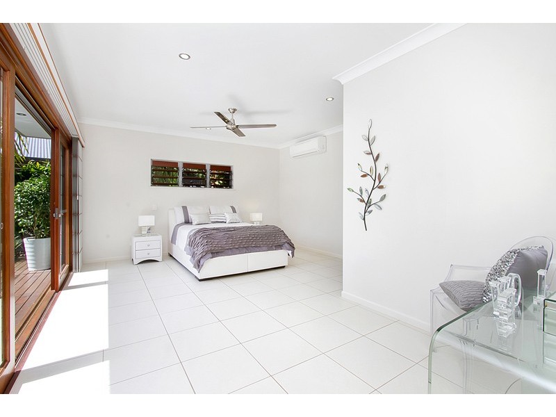 Palm Cove QLD 4879