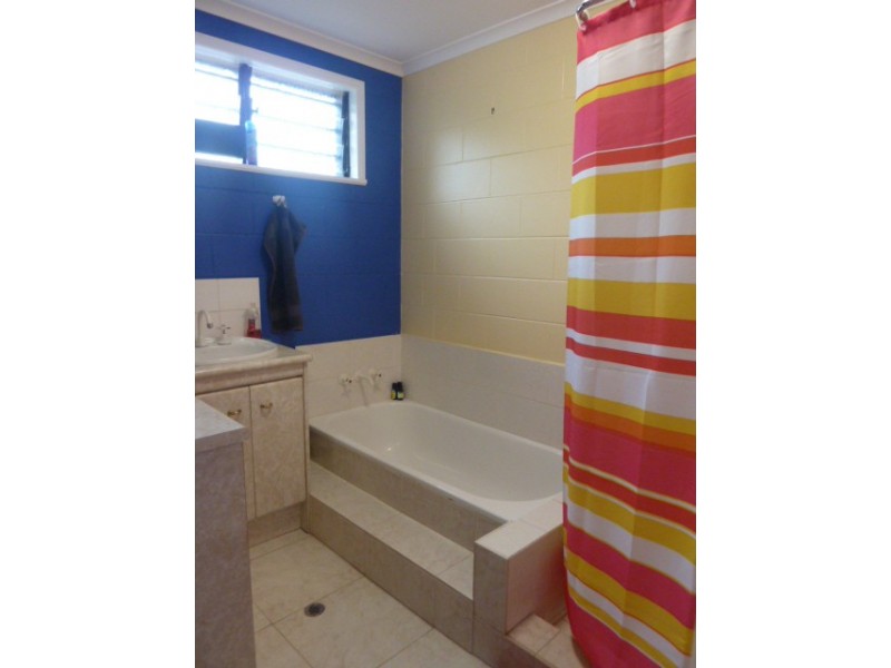 Holloways Beach QLD 4878