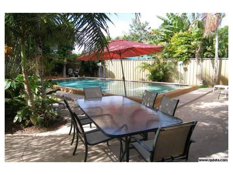 Holloways Beach QLD 4878