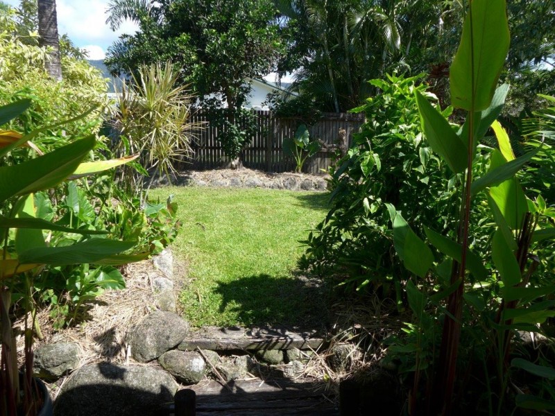 1 Cabarita Street, Kewarra Beach QLD 4879