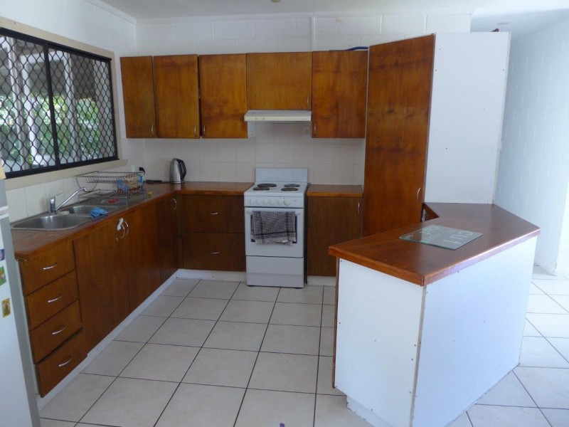 96 – 98 Swallow Street, Mooroobool QLD 4870