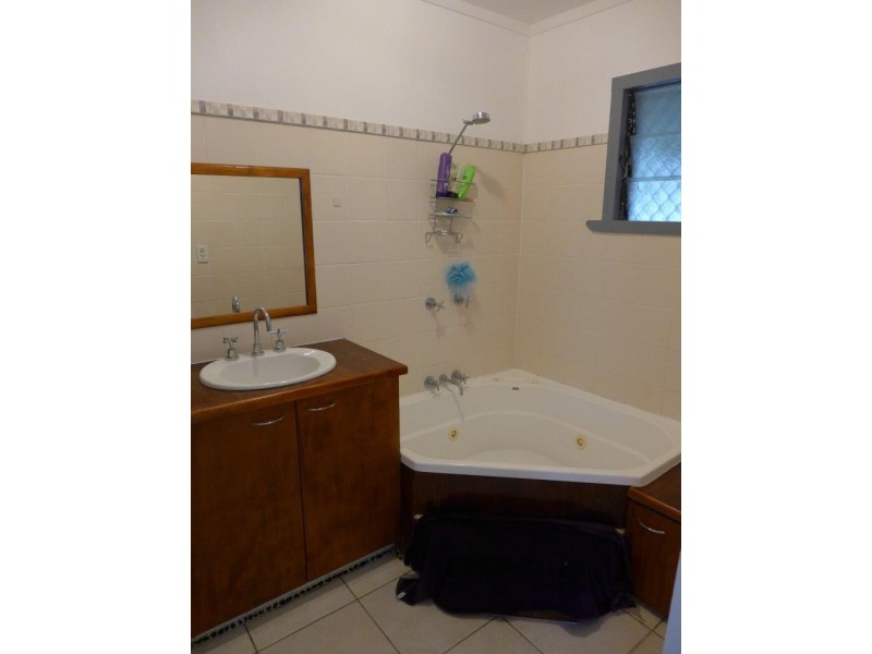 96 – 98 Swallow Street, Mooroobool QLD 4870