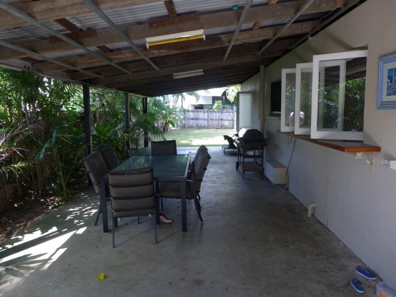 96 – 98 Swallow Street, Mooroobool QLD 4870