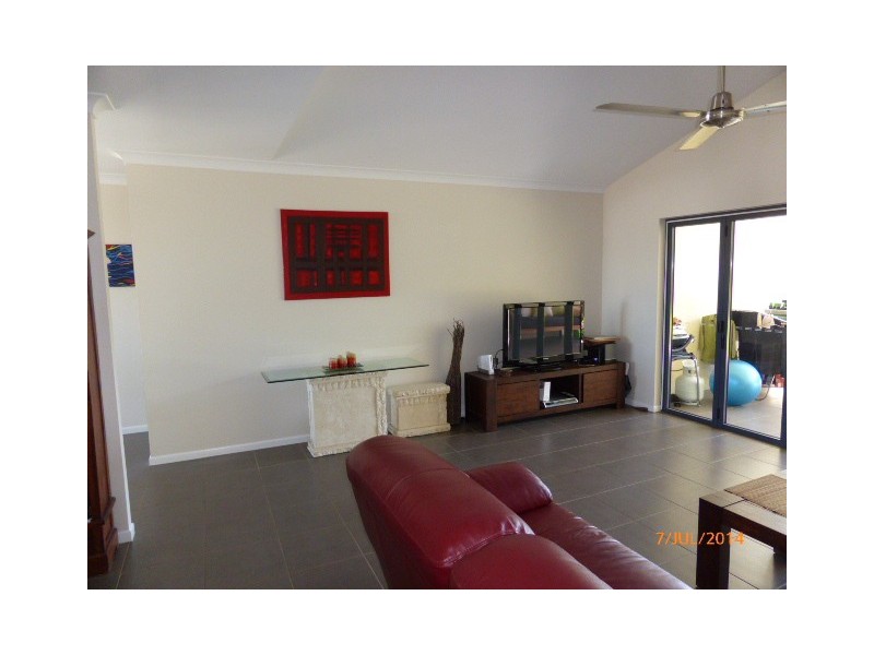 33 Catamaran Circuit, Trinity Beach QLD 4879