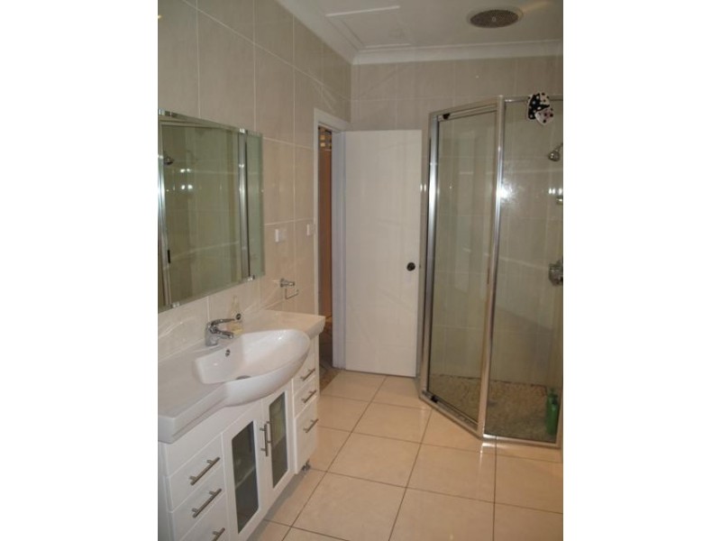 8 Flindersia Street, Redlynch QLD 4870