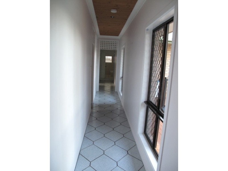 8 Flindersia Street, Redlynch QLD 4870