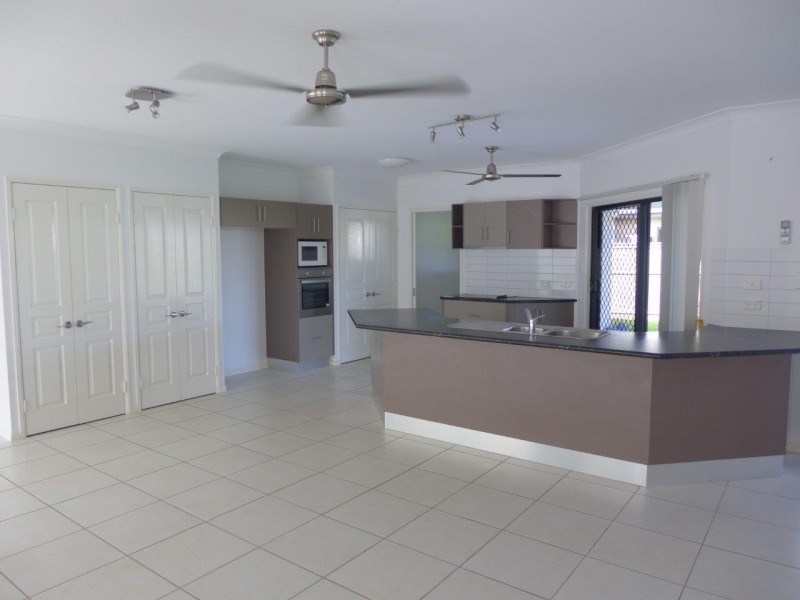 13 Bowline Close, Trinity Beach QLD 4879