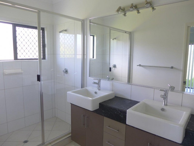 13 Bowline Close, Trinity Beach QLD 4879