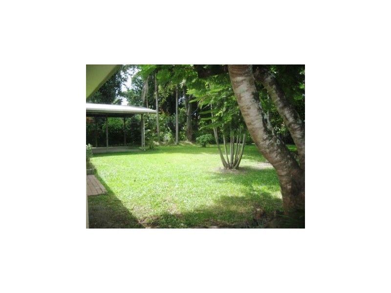 10 Cayley Street, Trinity Beach QLD 4879