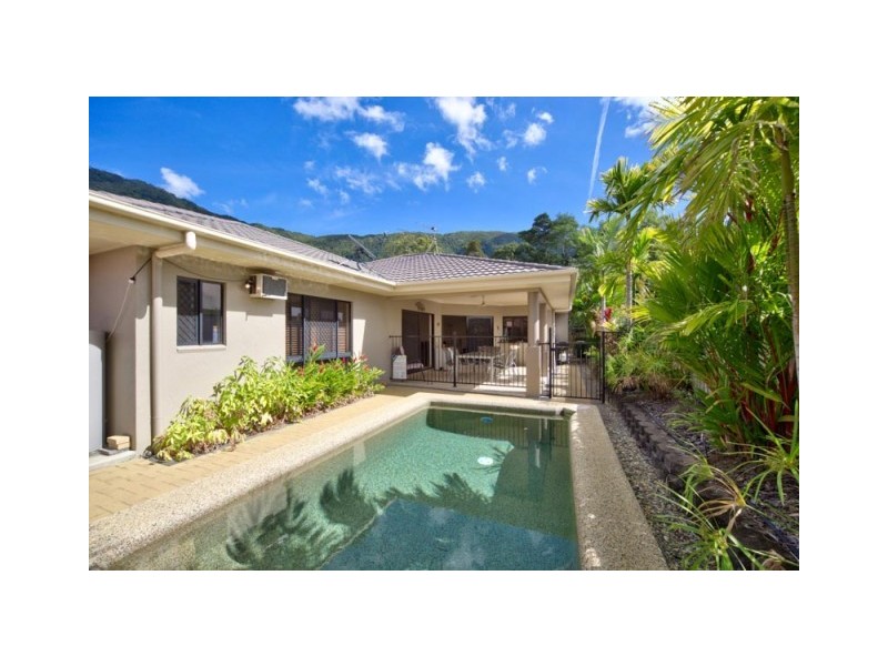 5 Macarthur Close, Palm Cove QLD 4879