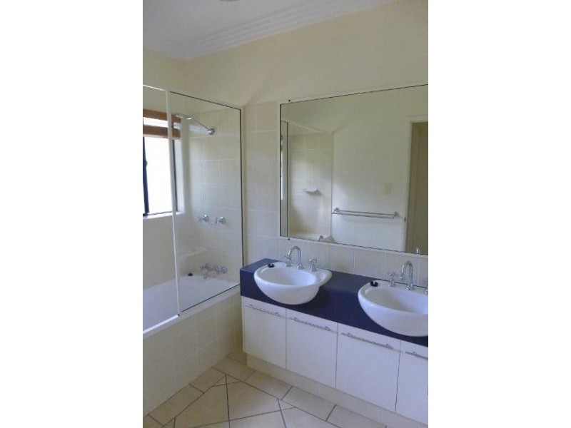 5 Macarthur Close, Palm Cove QLD 4879