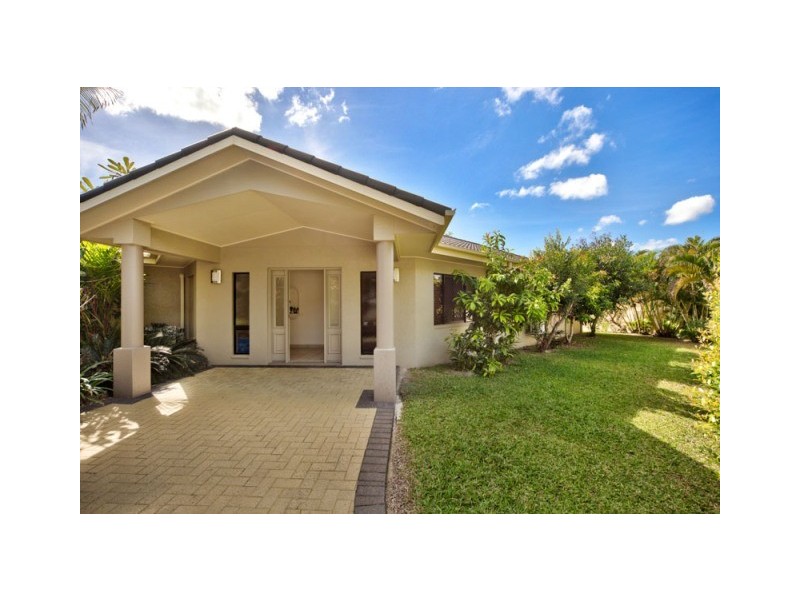 5 Macarthur Close, Palm Cove QLD 4879