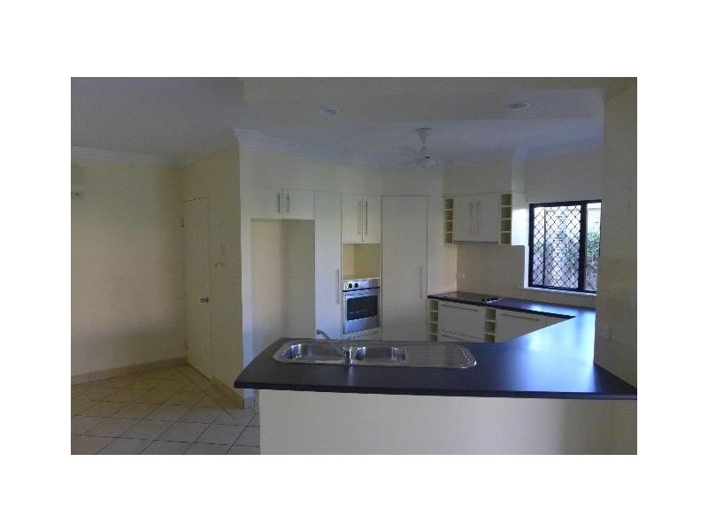 5 Macarthur Close, Palm Cove QLD 4879