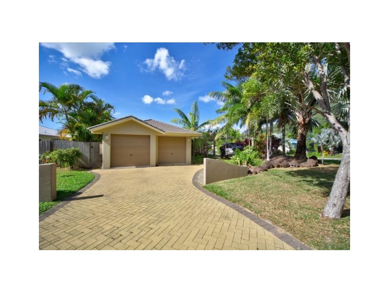 5 Macarthur Close, Palm Cove QLD 4879