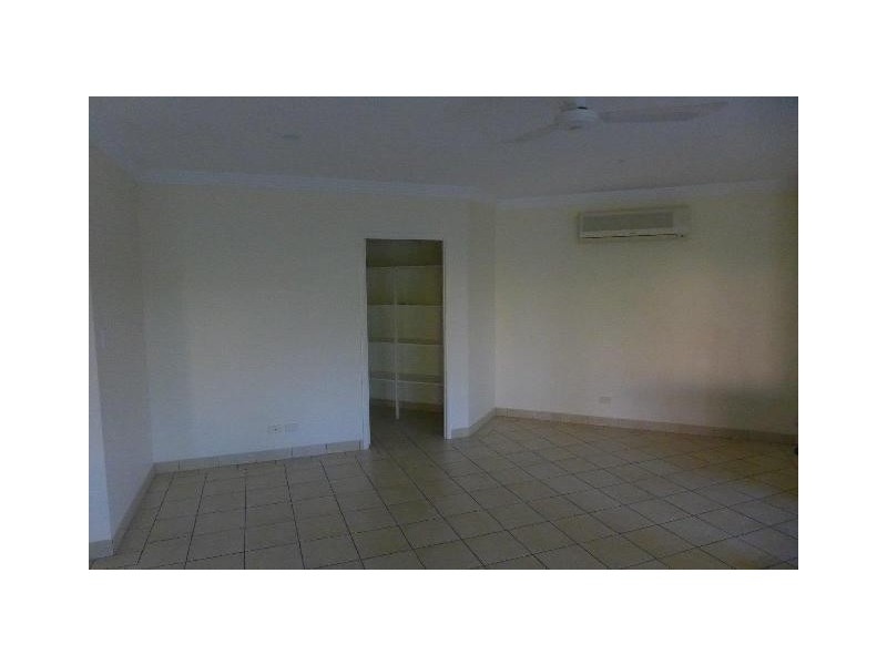 5 Macarthur Close, Palm Cove QLD 4879