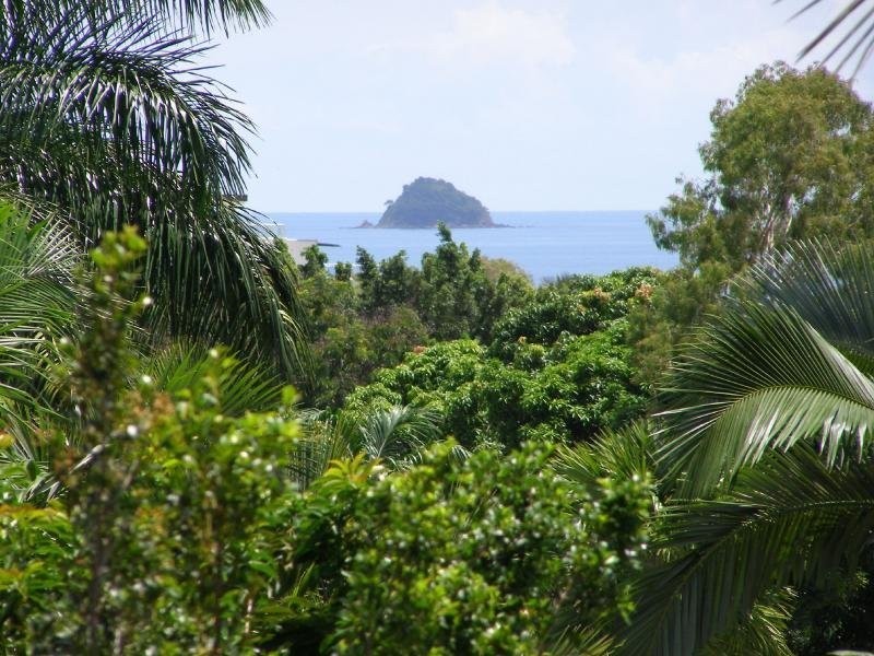 15 Trinidad Close, Trinity Beach QLD 4879