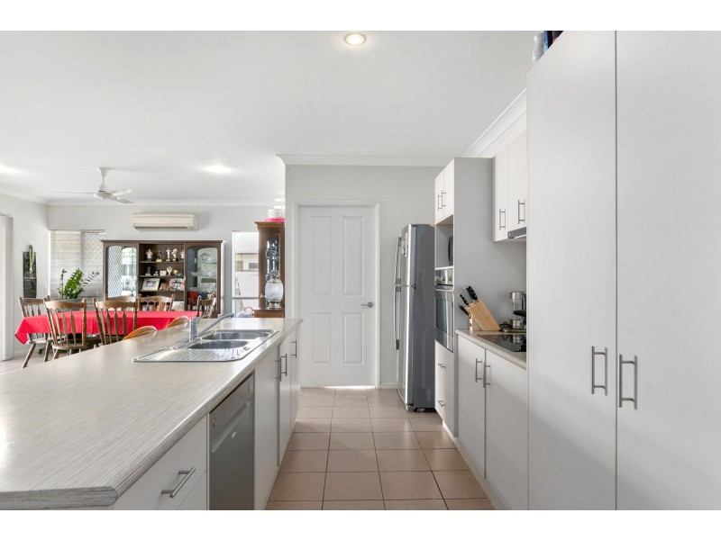 18 Port Close, Trinity Beach QLD 4879