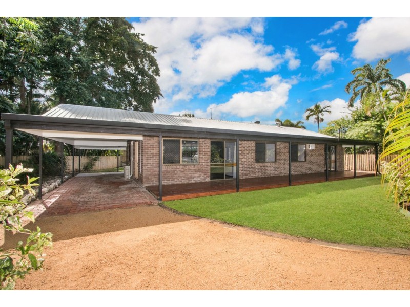2 Conch Close, Trinity Beach QLD 4879
