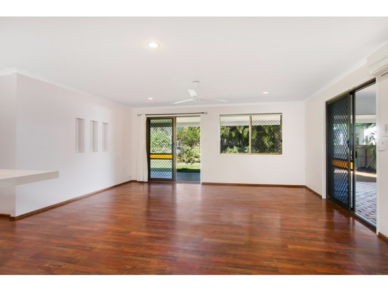 2 Conch Close, Trinity Beach QLD 4879