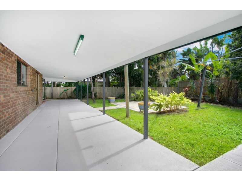 2 Conch Close, Trinity Beach QLD 4879