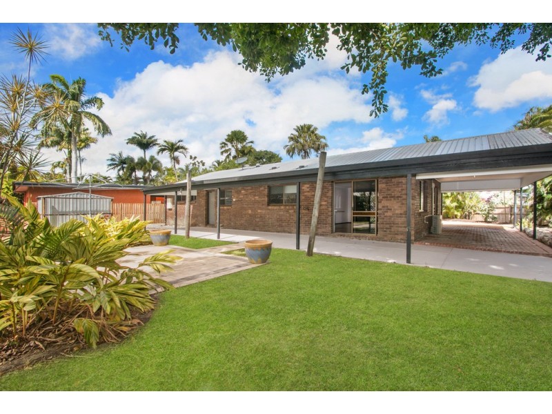 2 Conch Close, Trinity Beach QLD 4879