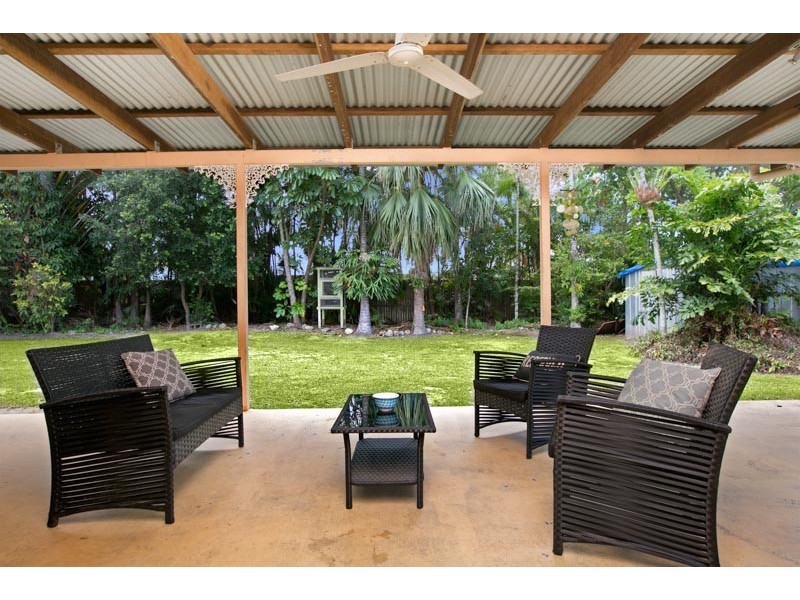 4 Bulolo Close, Trinity Beach QLD 4879