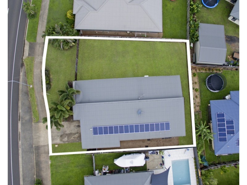 125 Roberts Drive, Trinity Beach QLD 4879