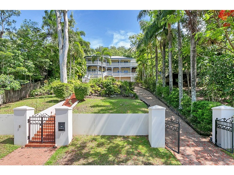 5 Moresby Street, Trinity Beach QLD 4879