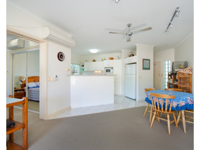 4/44 Moore Street, Trinity Beach QLD 4879