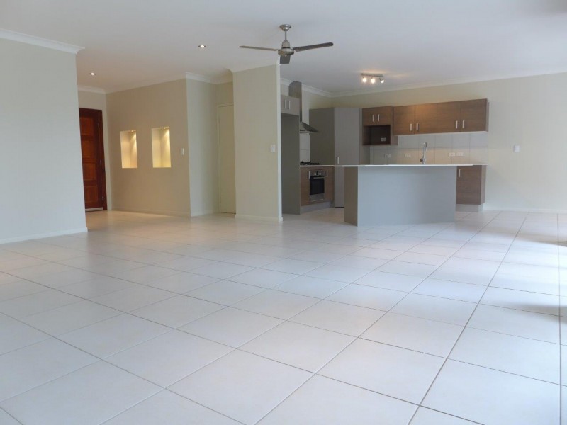 40 Savannah Street, Palm Cove QLD 4879