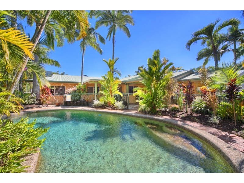 Clifton Beach QLD 4879
