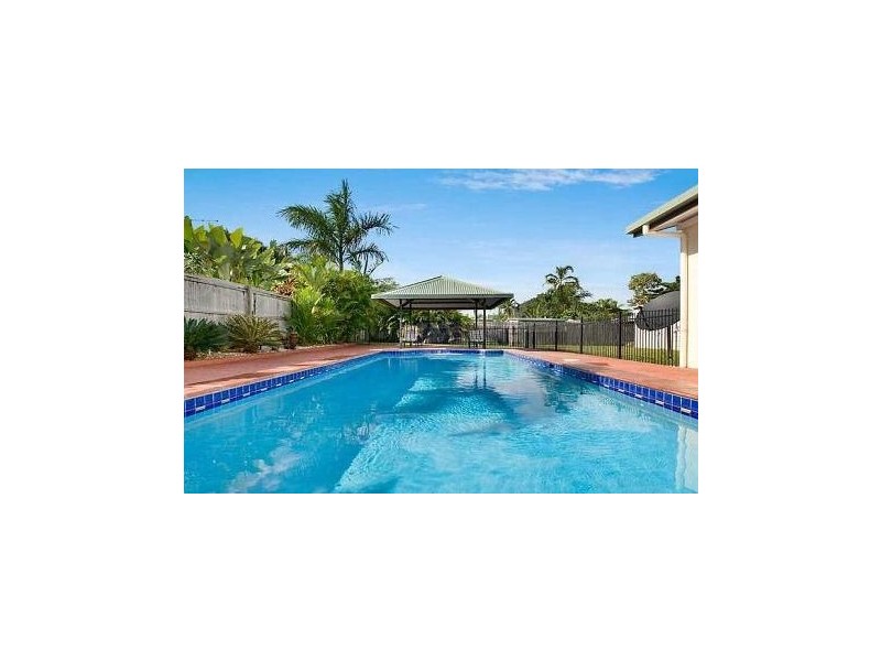5 Connemara Close, Trinity Beach QLD 4879