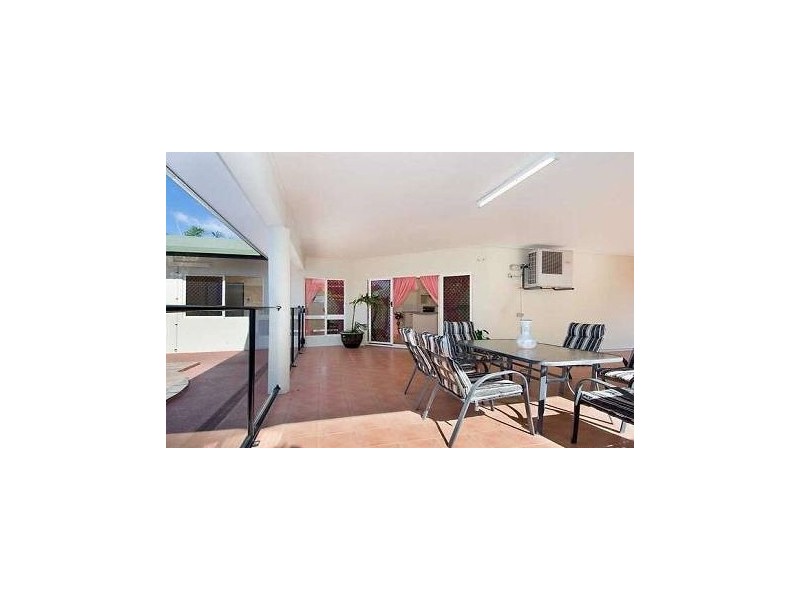 5 Connemara Close, Trinity Beach QLD 4879