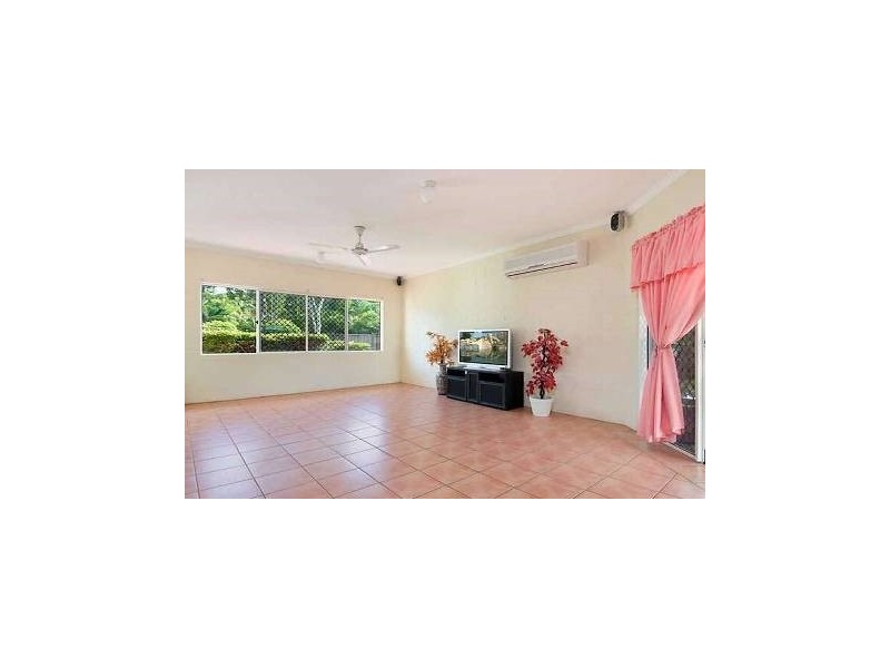 5 Connemara Close, Trinity Beach QLD 4879