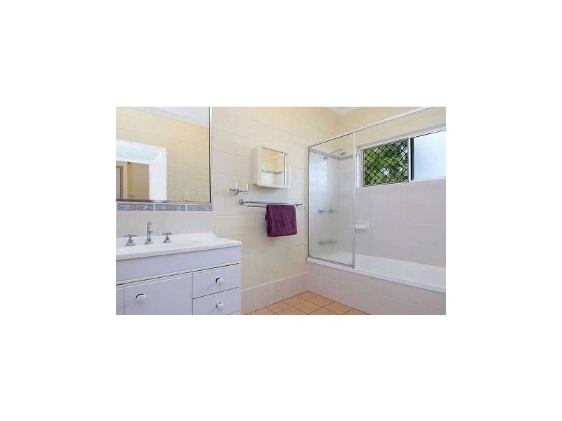 5 Connemara Close, Trinity Beach QLD 4879