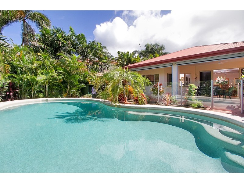 17 Trivia Street, Palm Cove QLD 4879
