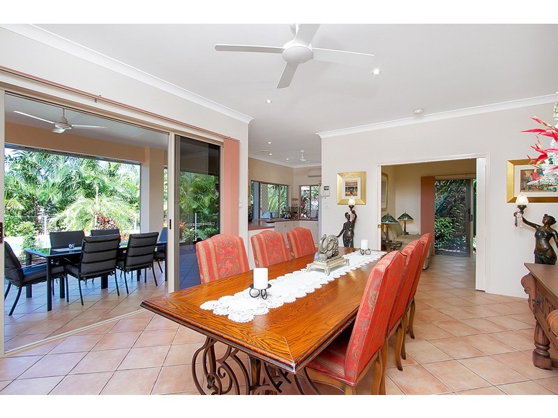 17 Trivia Street, Palm Cove QLD 4879