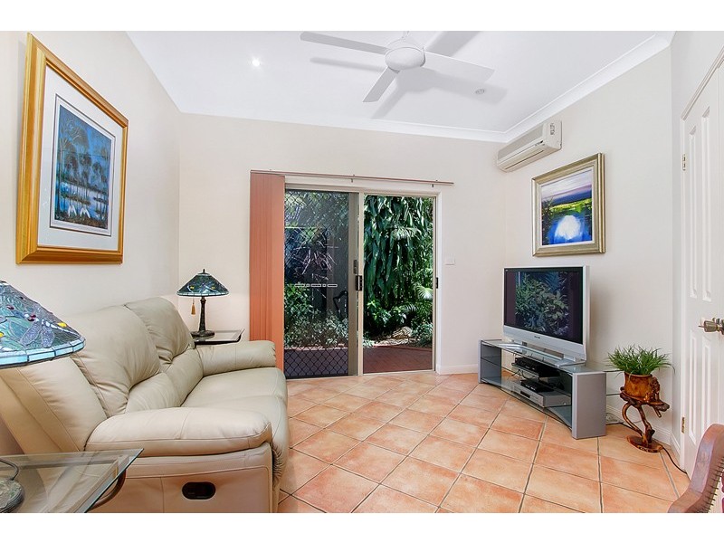 17 Trivia Street, Palm Cove QLD 4879