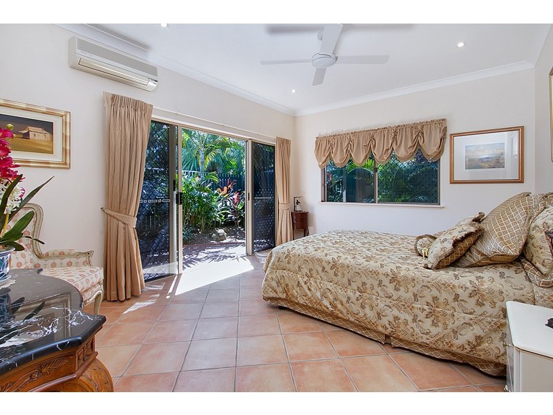 17 Trivia Street, Palm Cove QLD 4879