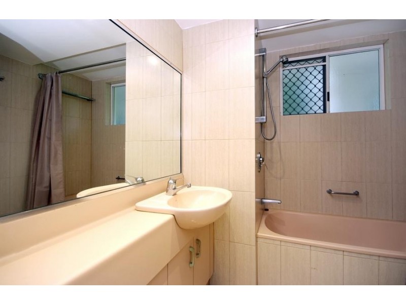 301/81 Coral Coast Drive, Palm Cove QLD 4879