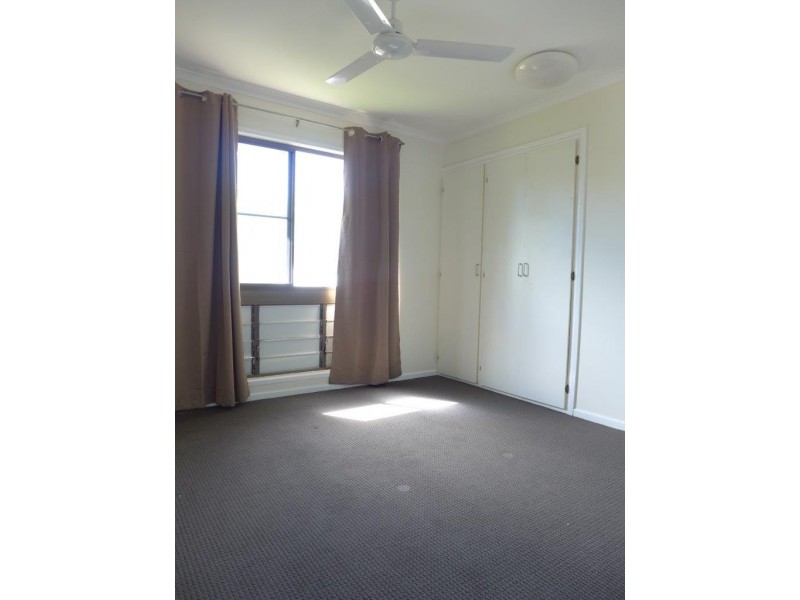 32 Debbie St, Trinity Park QLD 4879