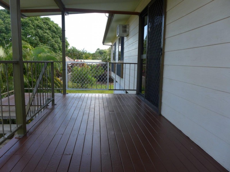 32 Debbie St, Trinity Park QLD 4879