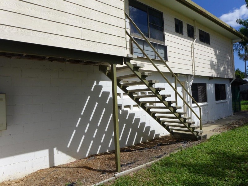 32 Debbie St, Trinity Park QLD 4879