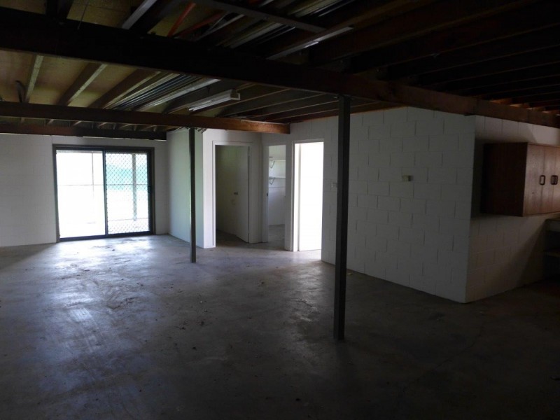 32 Debbie St, Trinity Park QLD 4879